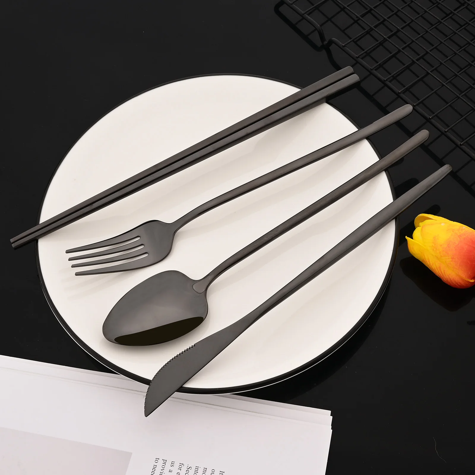 Koreanische 8Pcs Geschirr Set  – Gold Plated Cutlery Bewertung und Preis