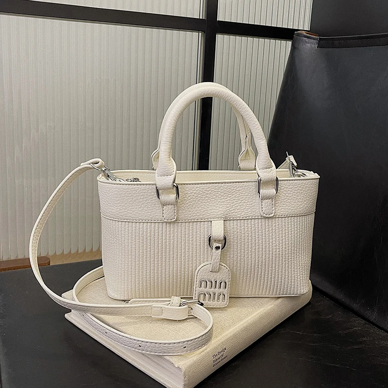 Luxuriöse Damen-Ledertasche, h – Luxury Lifestyle City Bewertung und Preis
